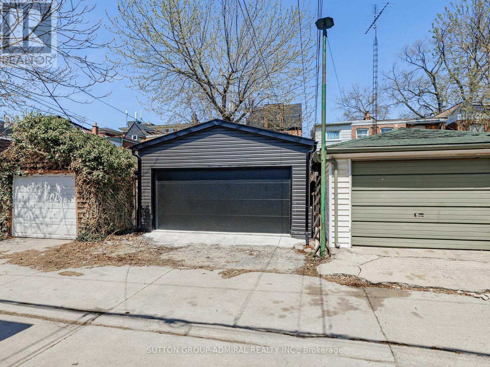 109 FERMANAGH AVENUE - 33