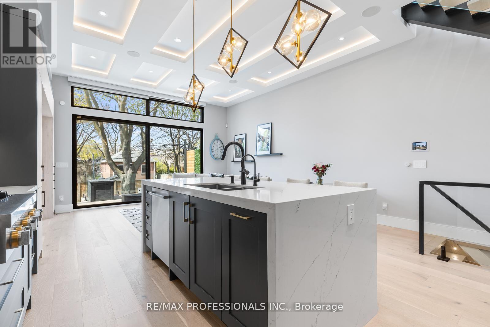 216 ALDERCREST ROAD - 10