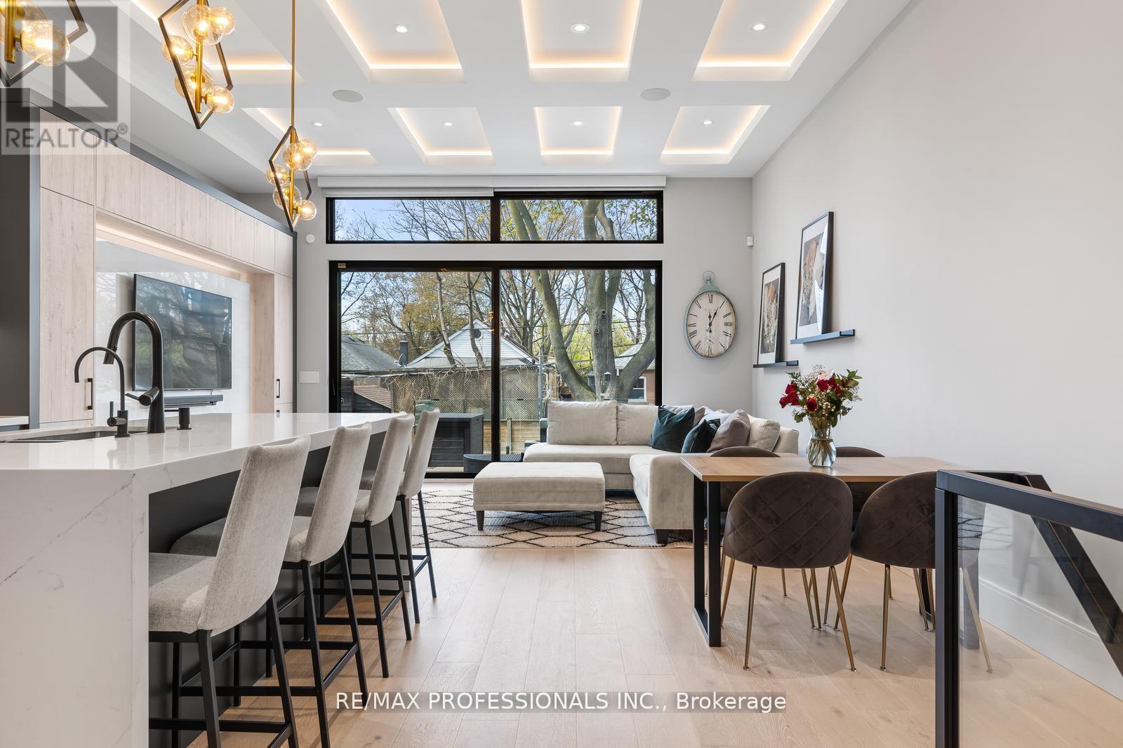 216 ALDERCREST ROAD - 12