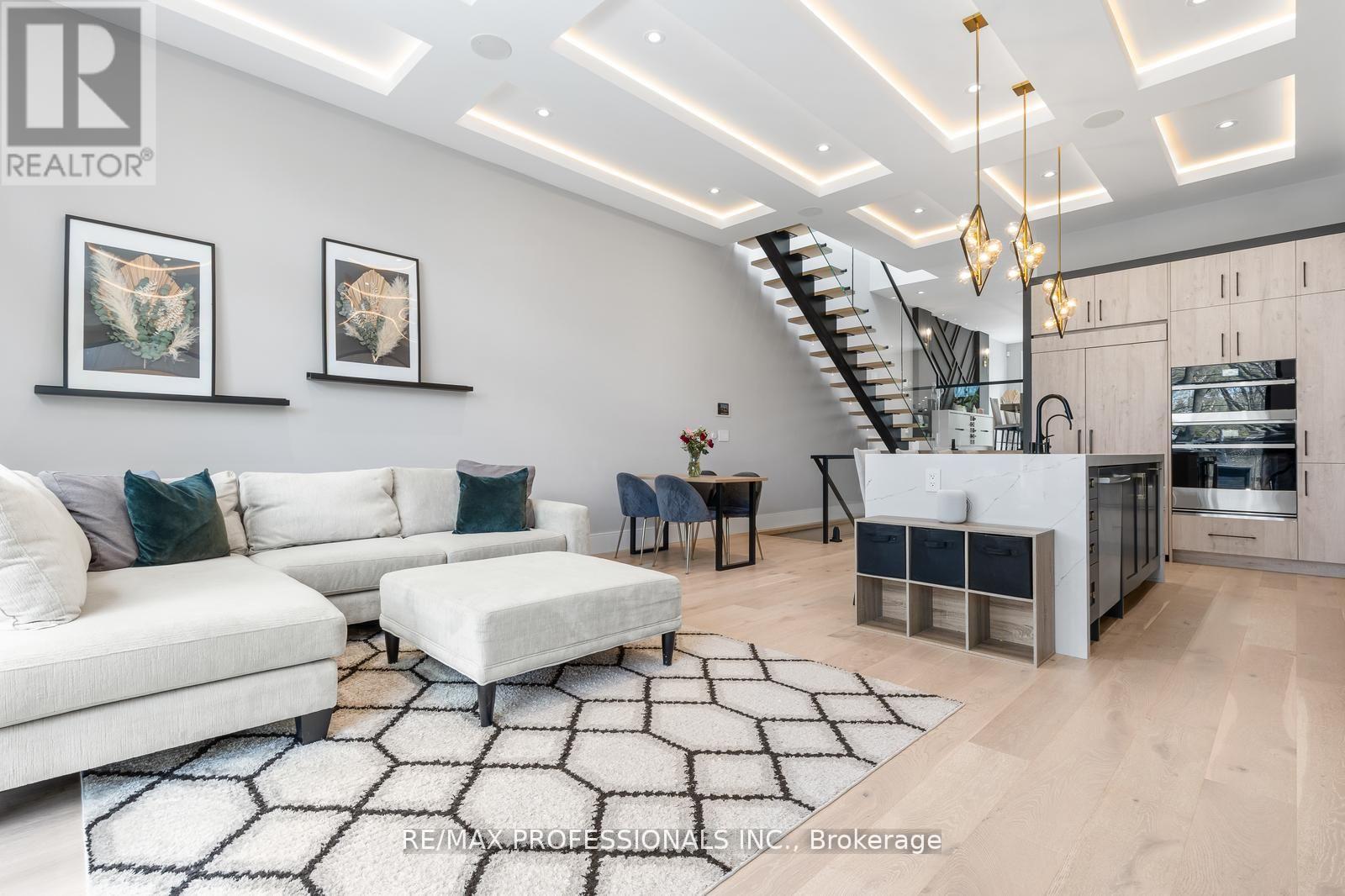 216 ALDERCREST ROAD - 16
