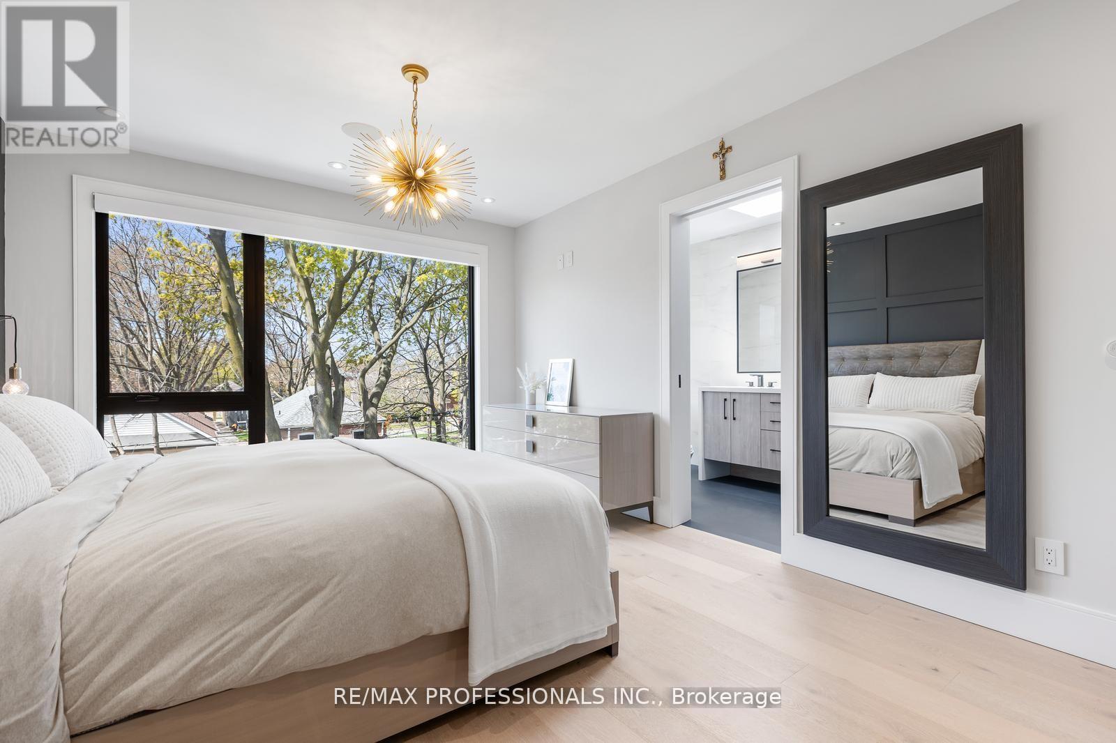 216 ALDERCREST ROAD - 22