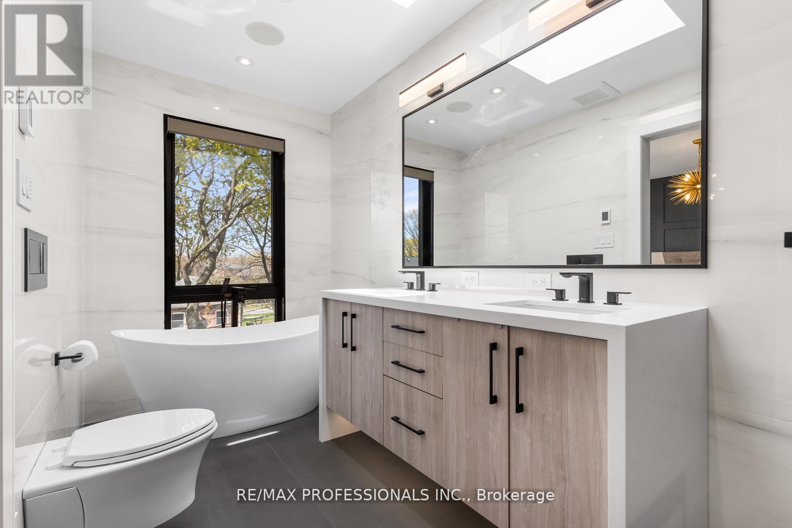 216 ALDERCREST ROAD - 23