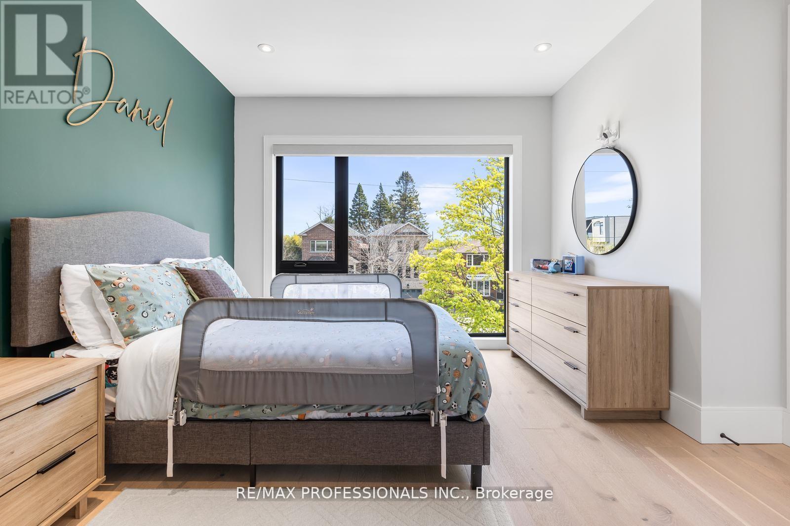 216 ALDERCREST ROAD - 29