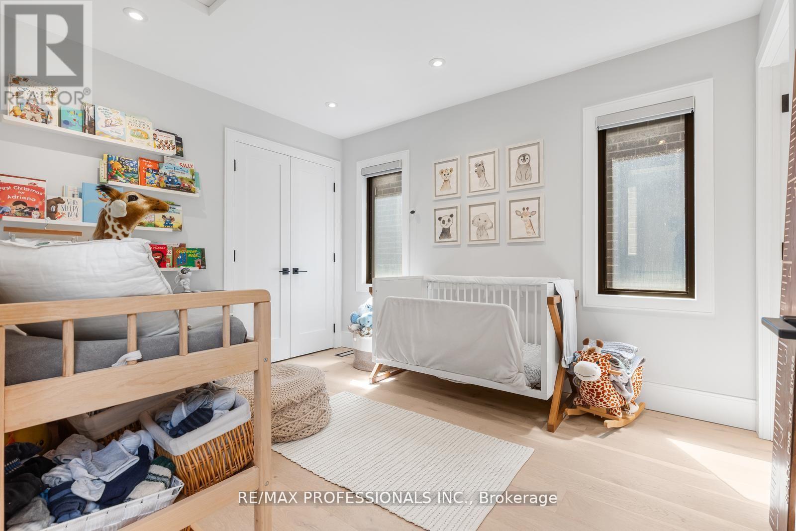 216 ALDERCREST ROAD - 32