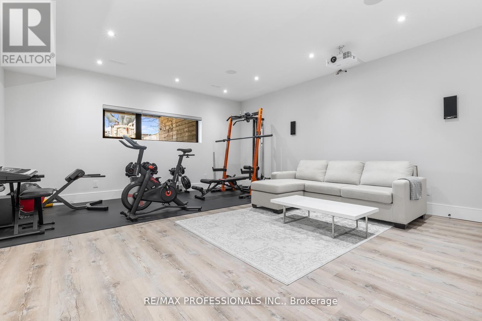 216 ALDERCREST ROAD - 35