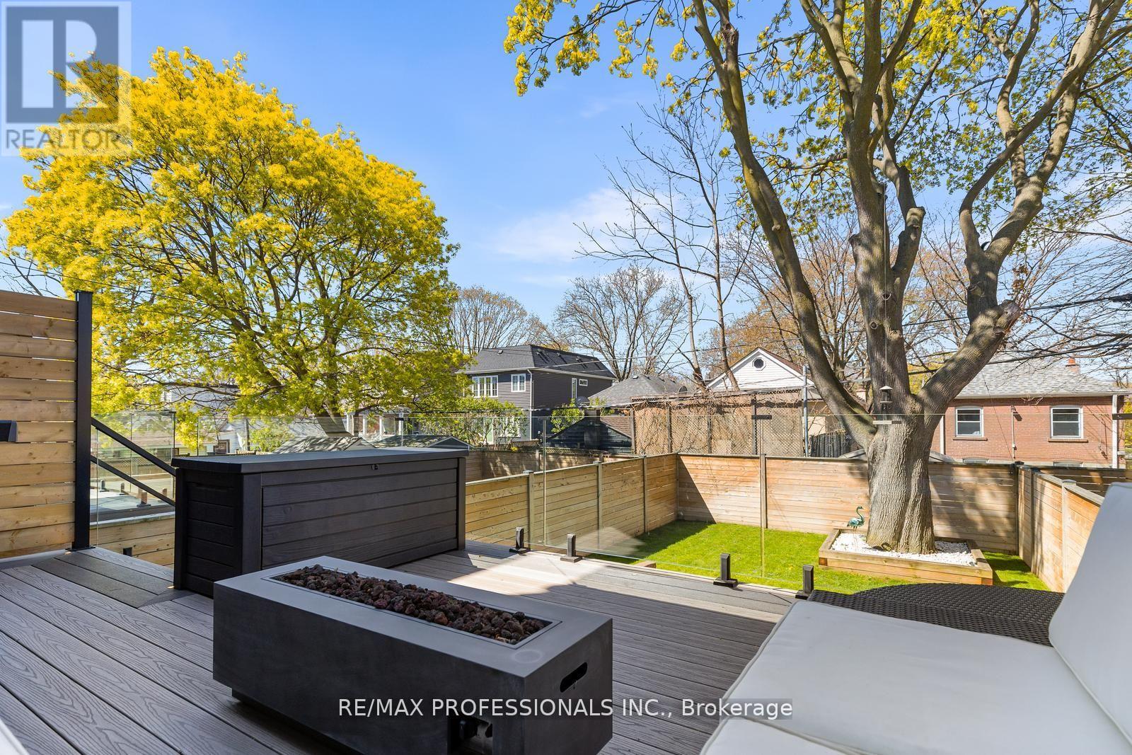 216 ALDERCREST ROAD - 39