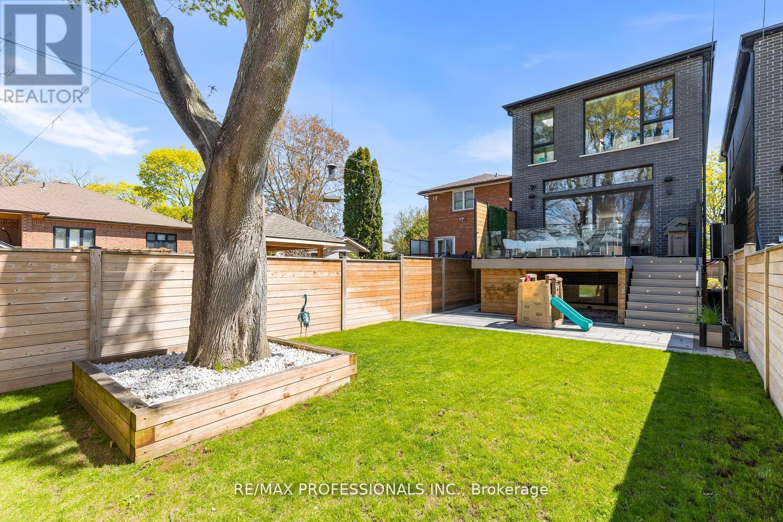 216 ALDERCREST ROAD - 41