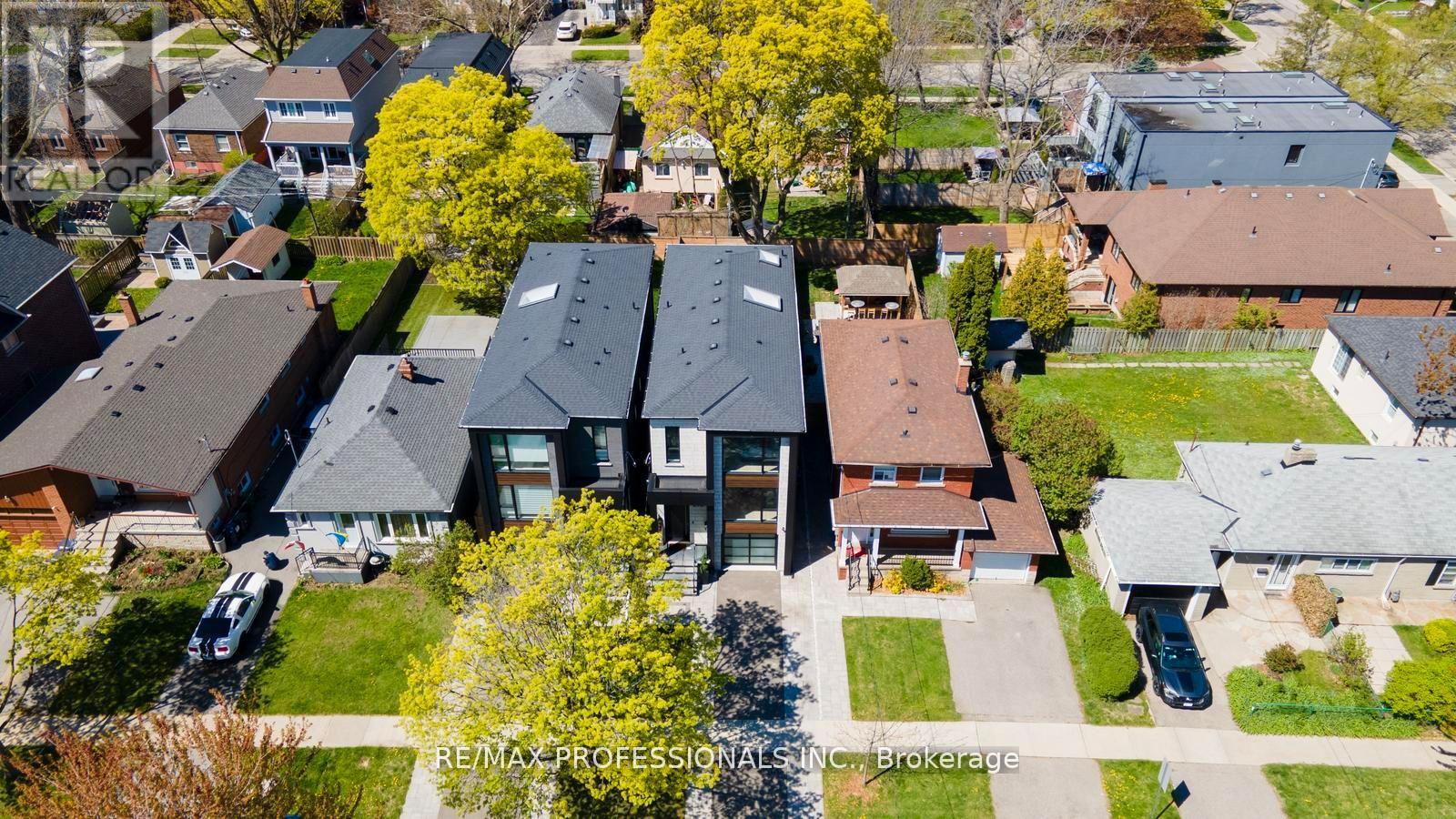 216 ALDERCREST ROAD - 45