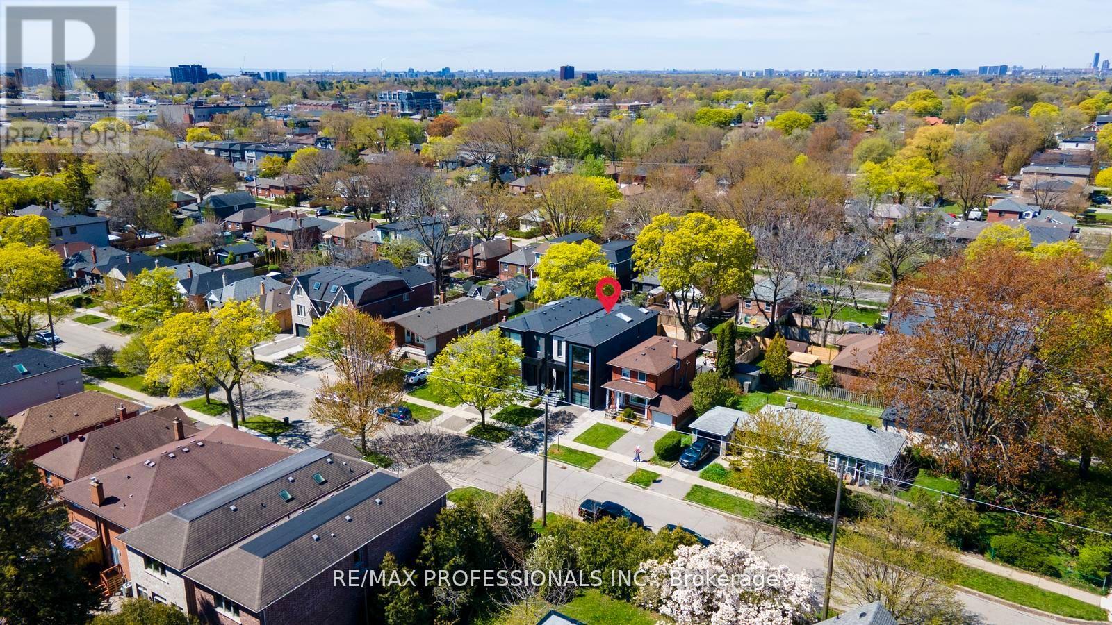216 ALDERCREST ROAD - 46