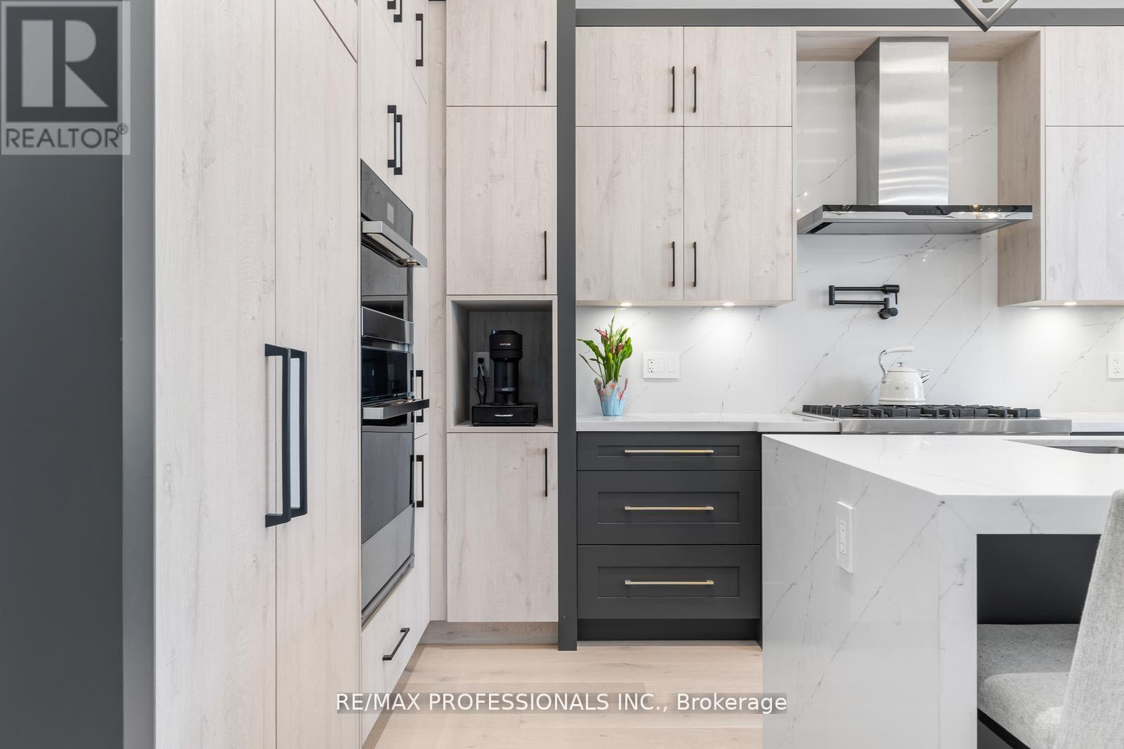 216 ALDERCREST ROAD - 7