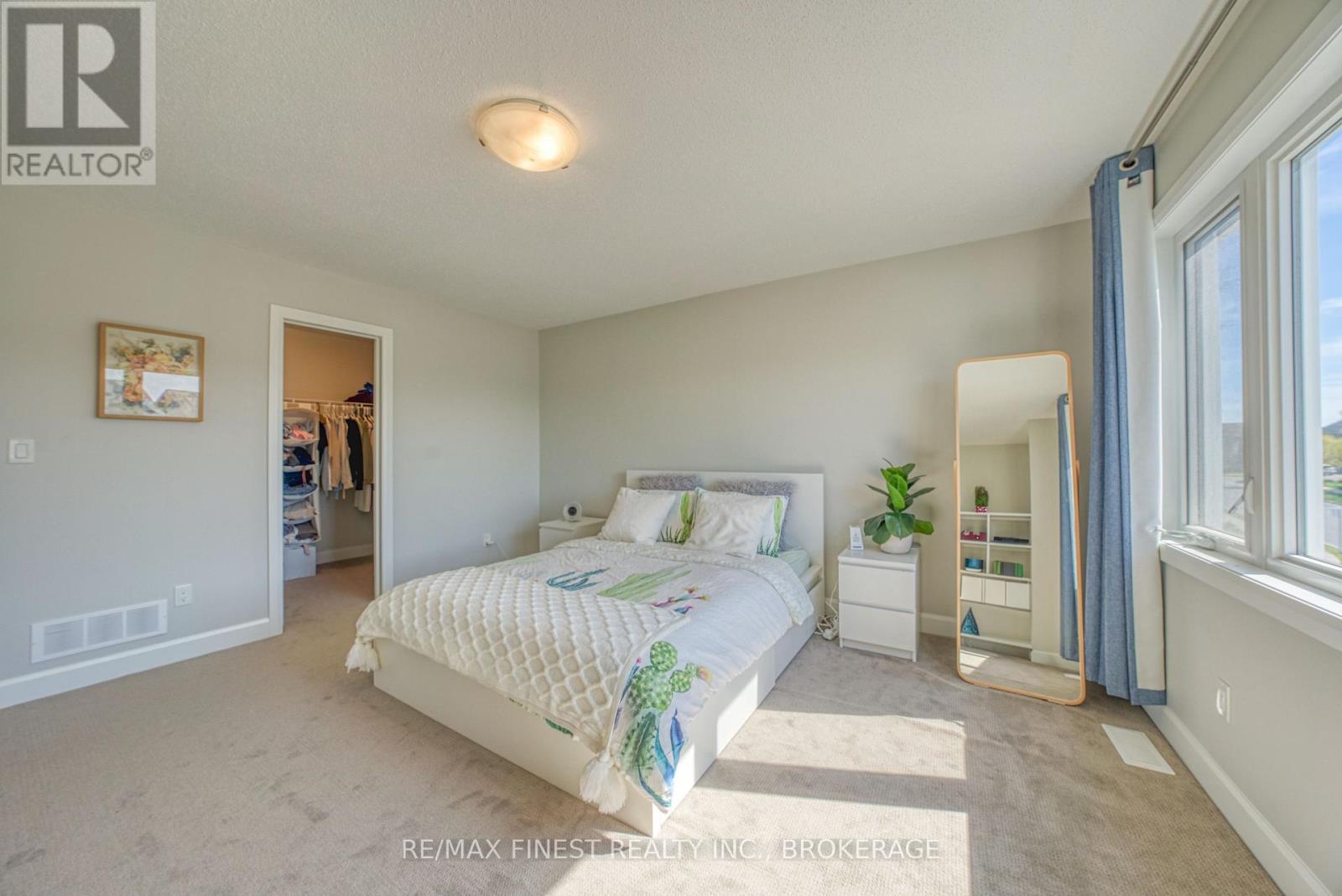 1372 ANDERSEN DRIVE - 19