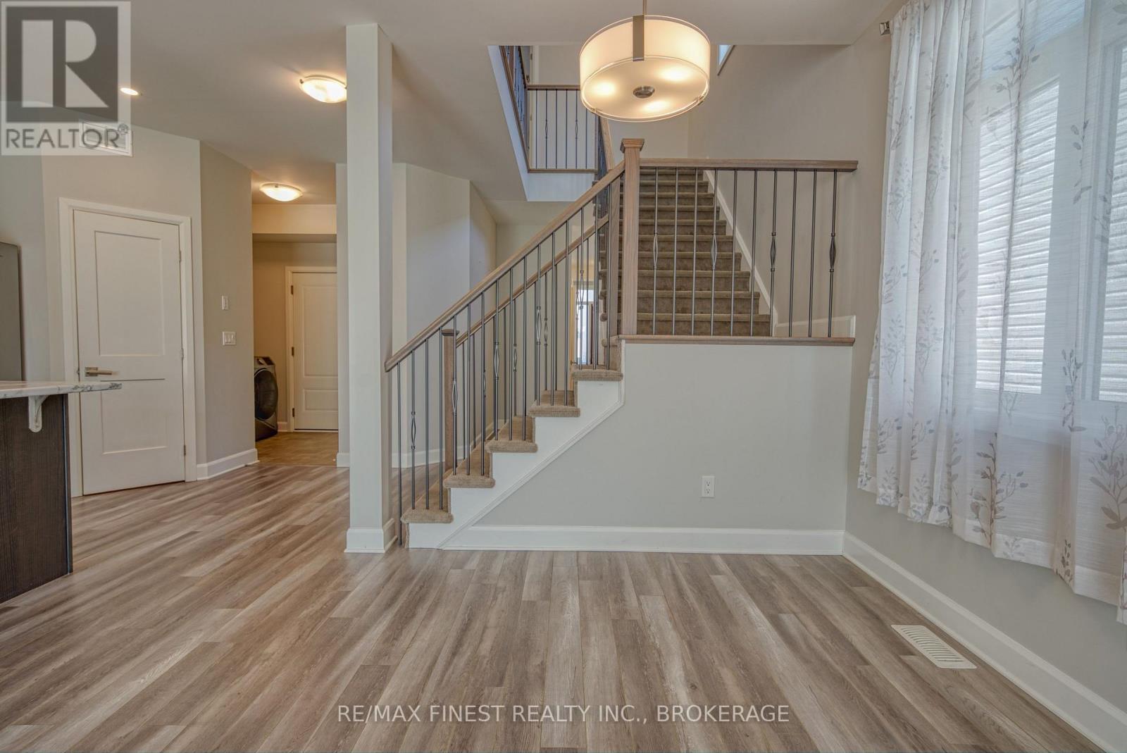 1372 ANDERSEN DRIVE - 15