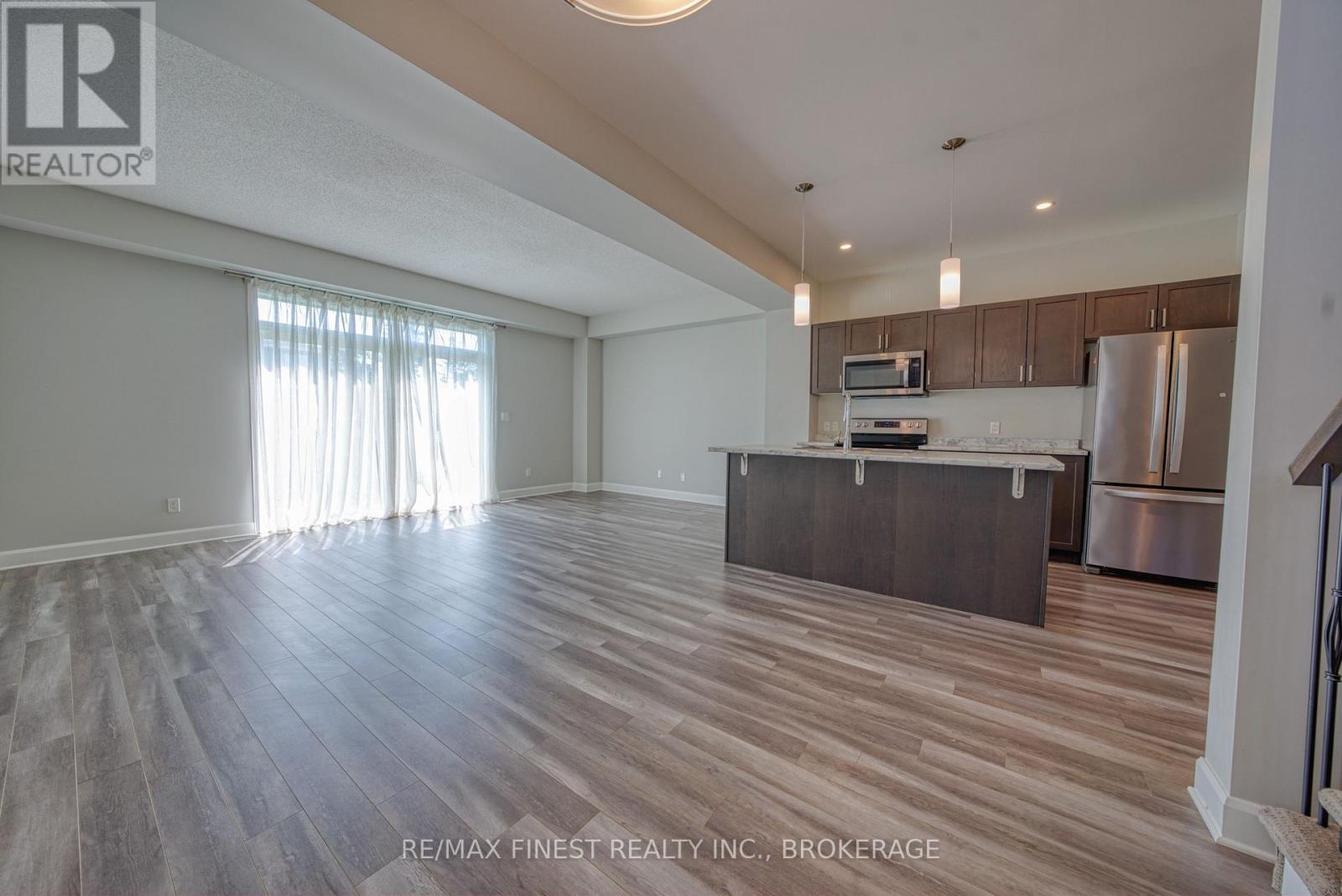 1372 ANDERSEN DRIVE - 14