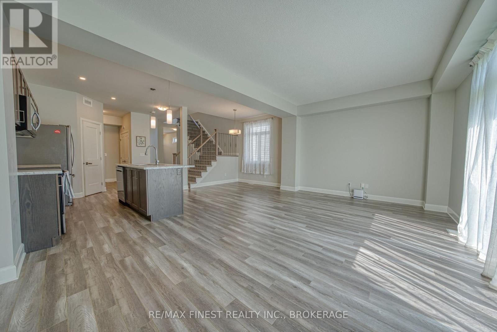 1372 ANDERSEN DRIVE - 13