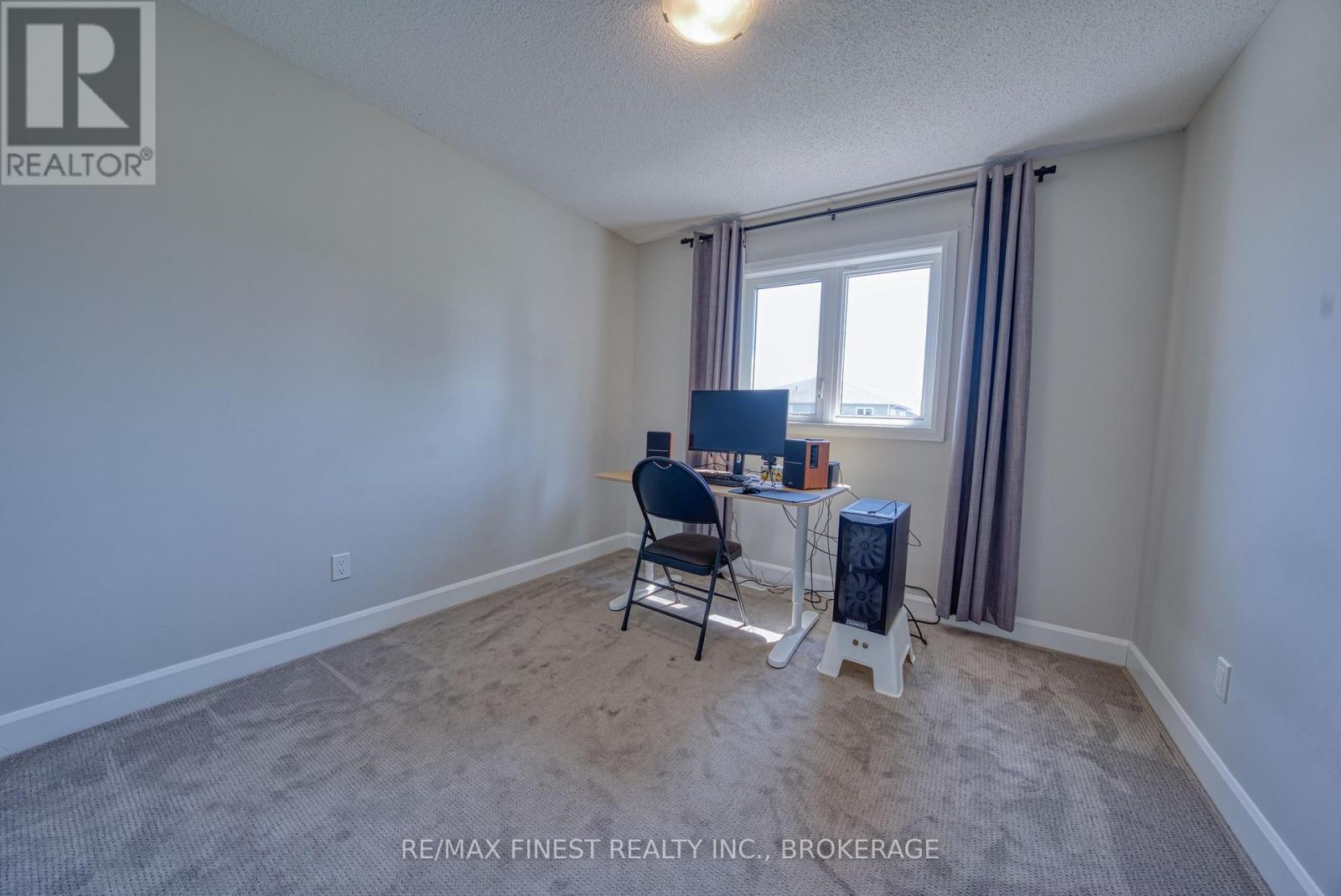 1372 ANDERSEN DRIVE - 27