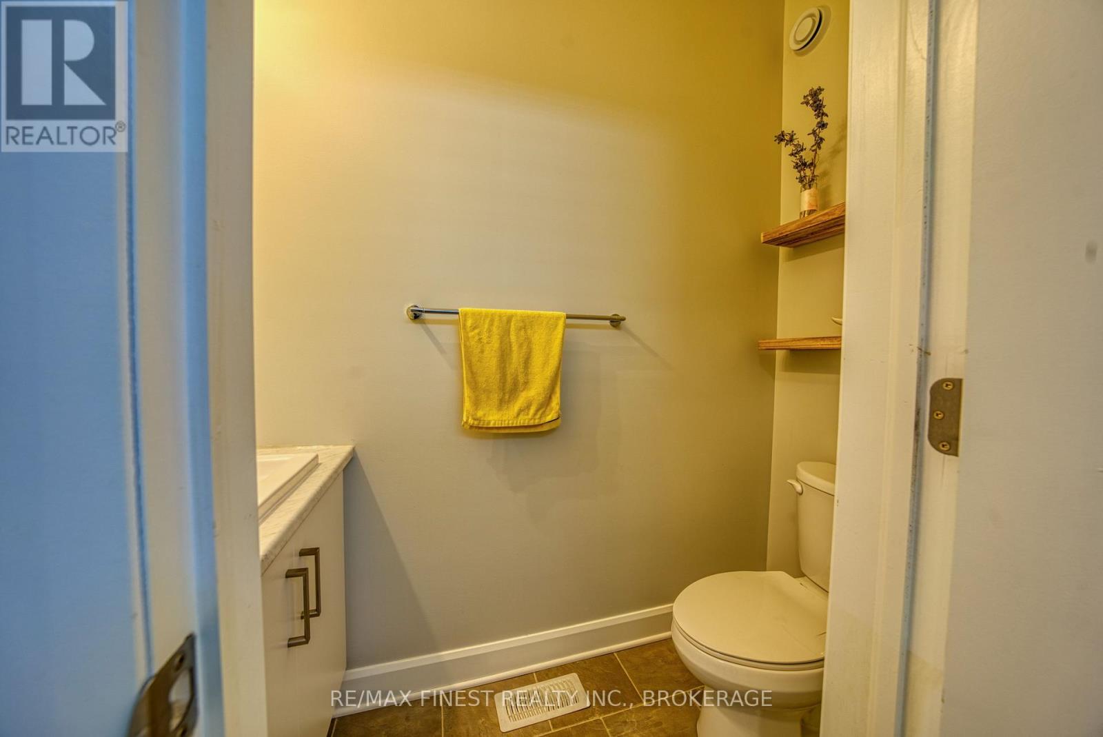 1372 ANDERSEN DRIVE - 5