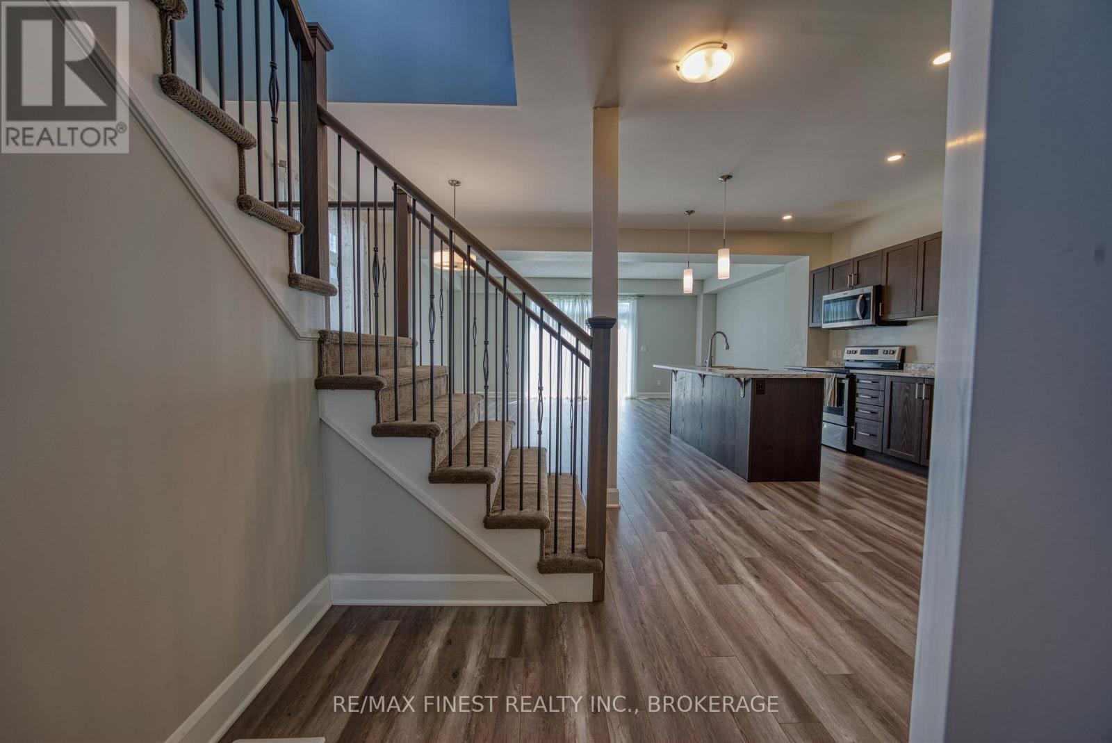 1372 ANDERSEN DRIVE - 6