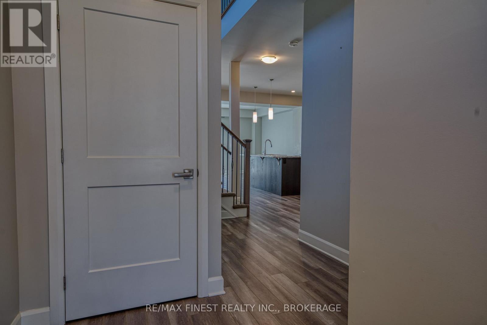 1372 ANDERSEN DRIVE - 4