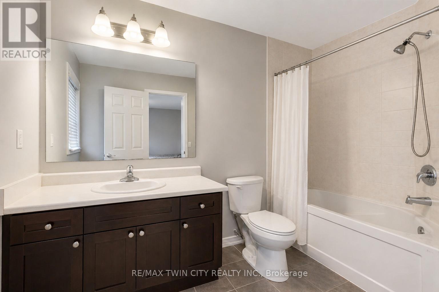 71 GLENVISTA DRIVE - 24