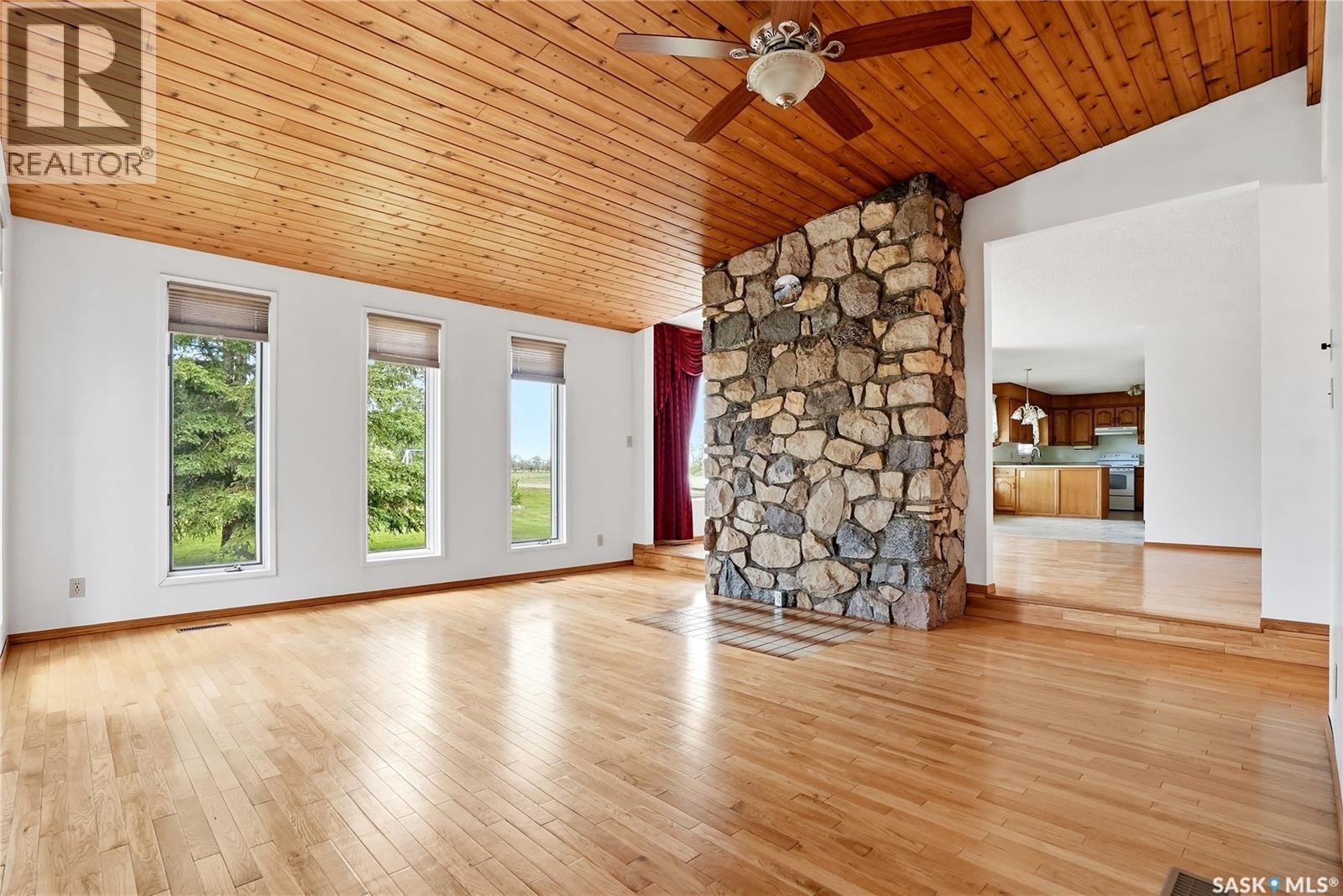 (Martensville) Friesen Acreage - 18