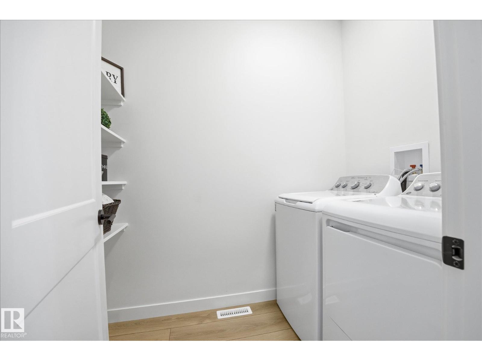9703 68 AV NW - 27