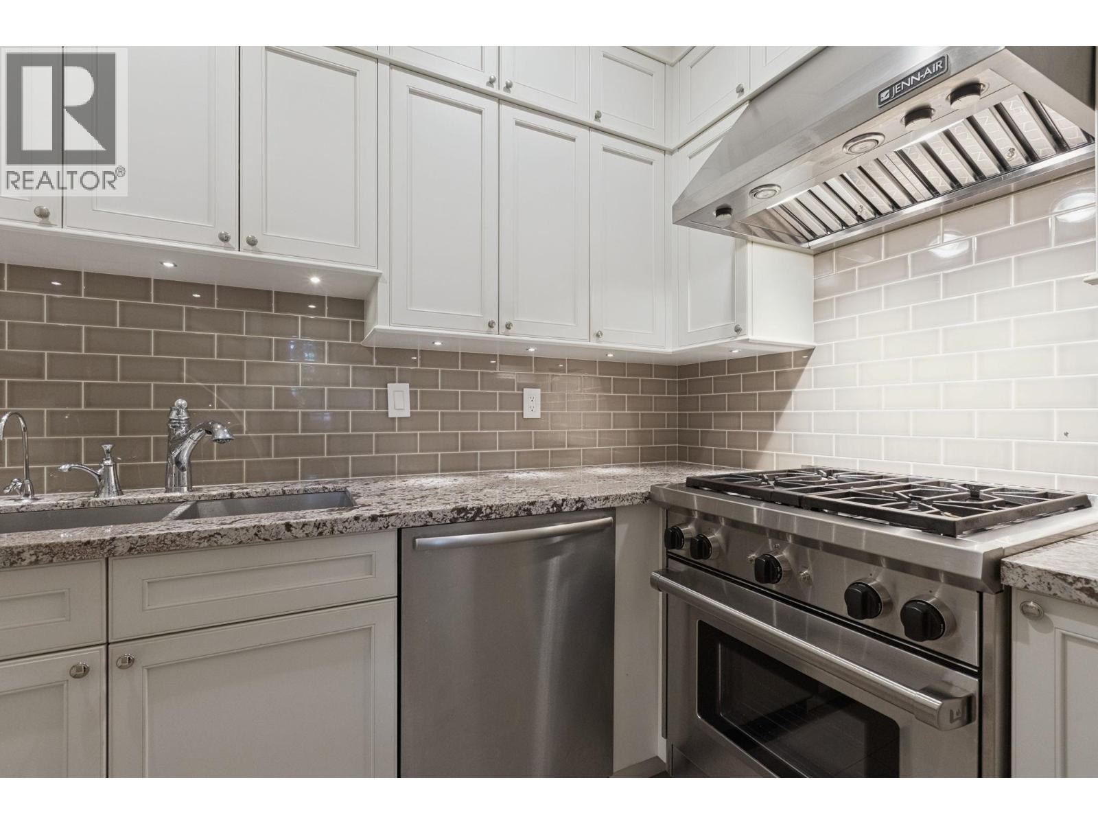 1250 SINCLAIR STREET, West Vancouver