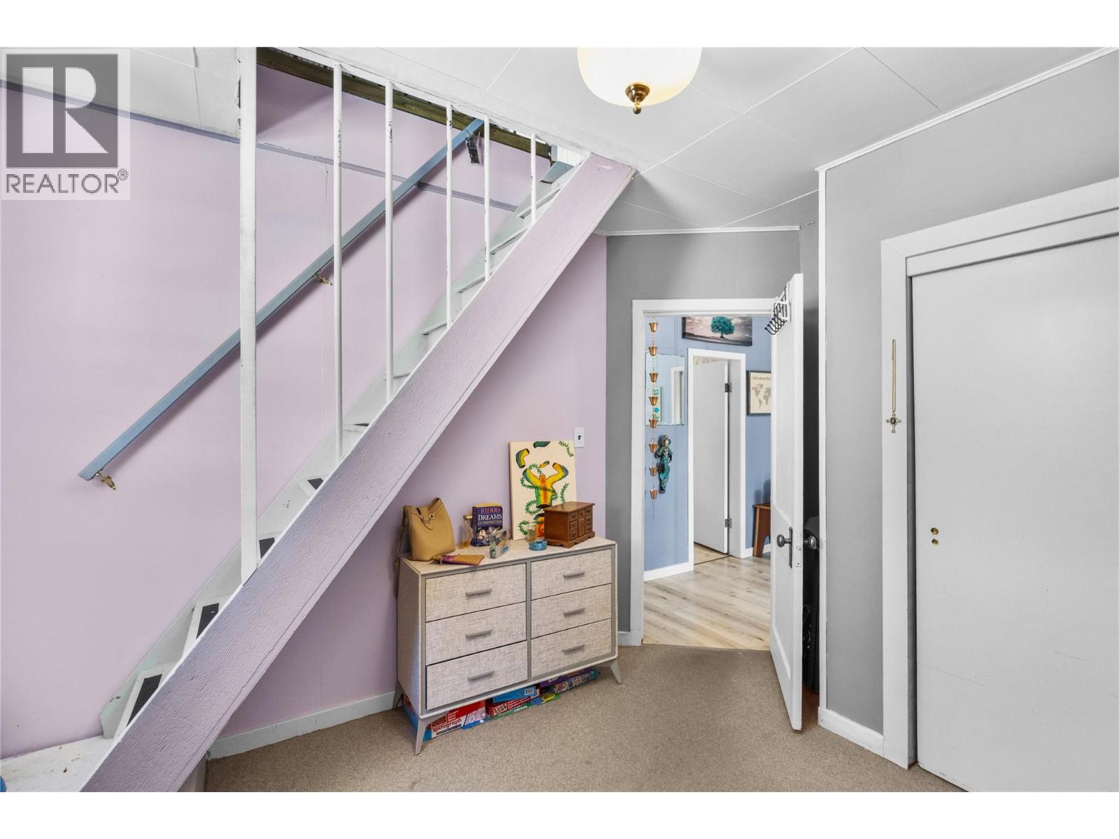 708 MOSLEY Place - 11