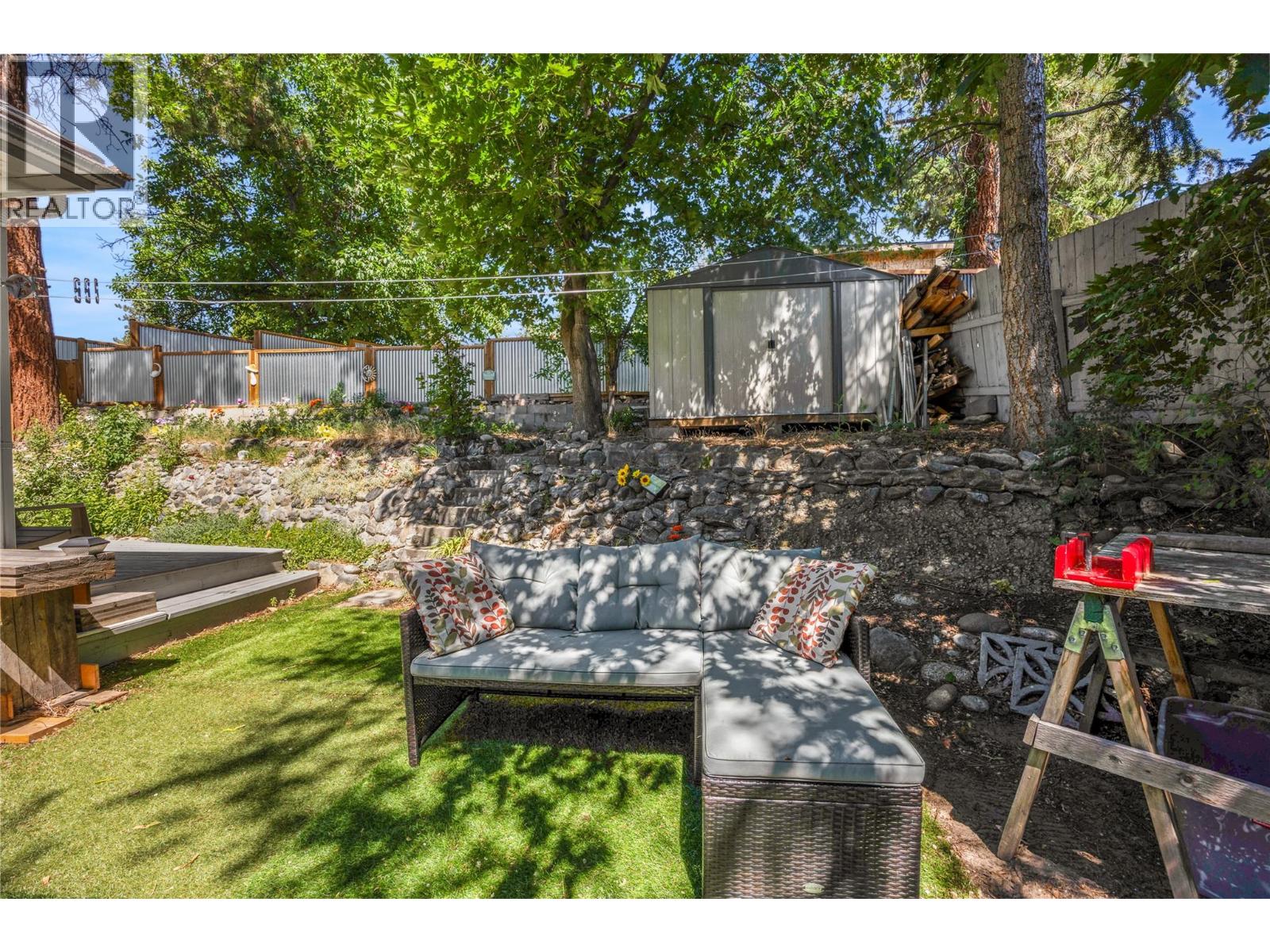 708 MOSLEY Place - 24