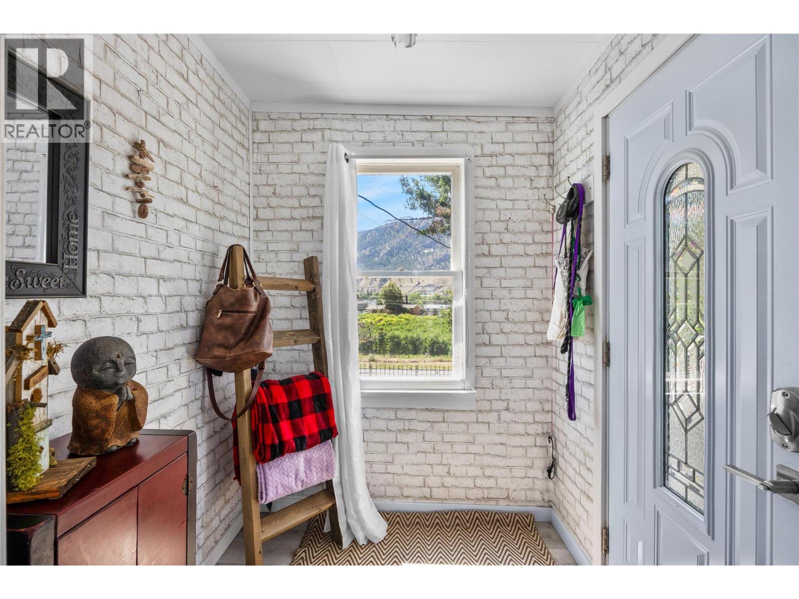 708 MOSLEY Place - 32
