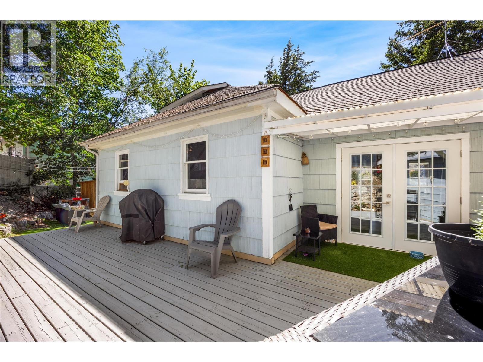 708 MOSLEY Place - 21