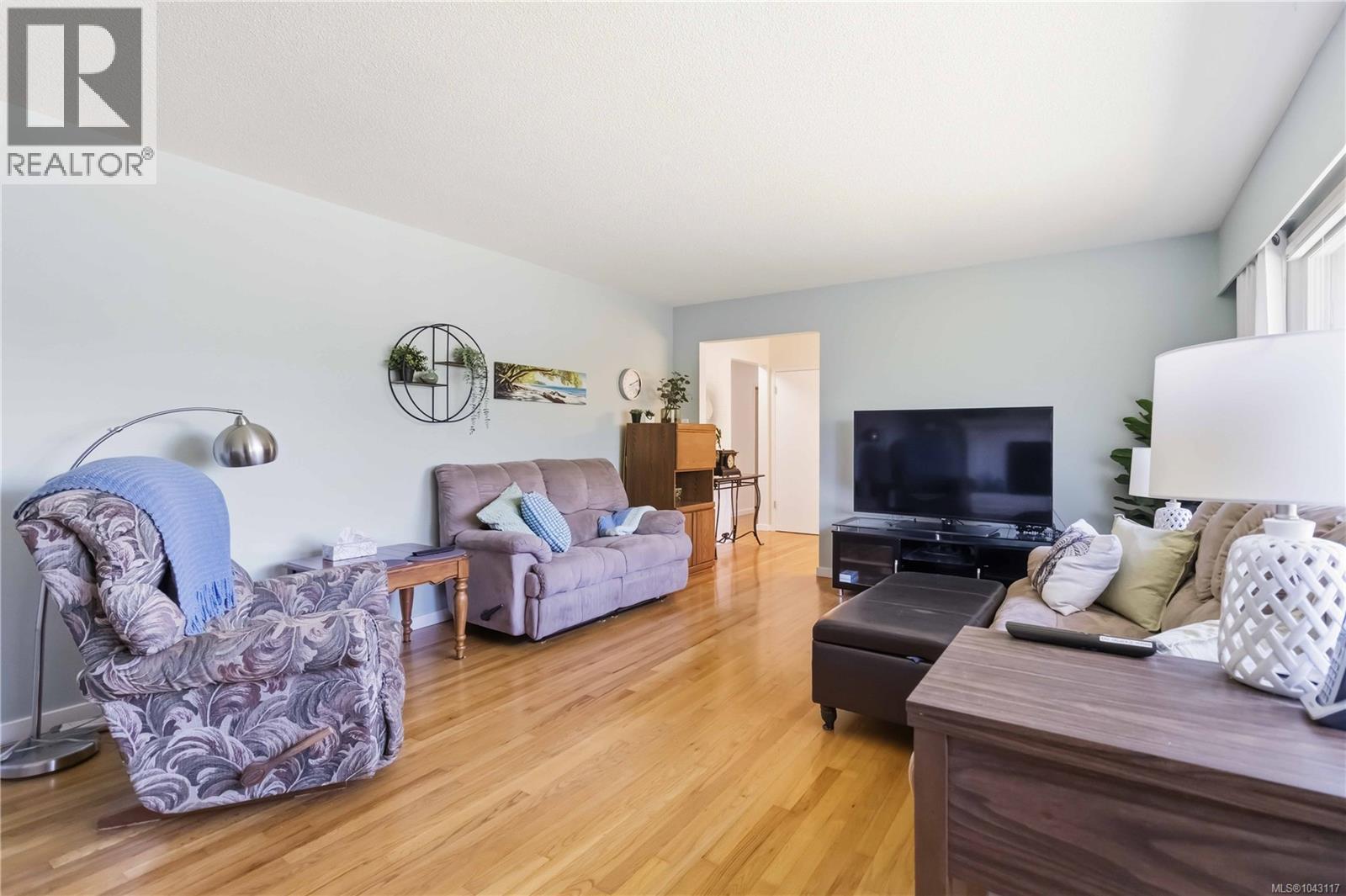 1909 Ferndale Rd - 10