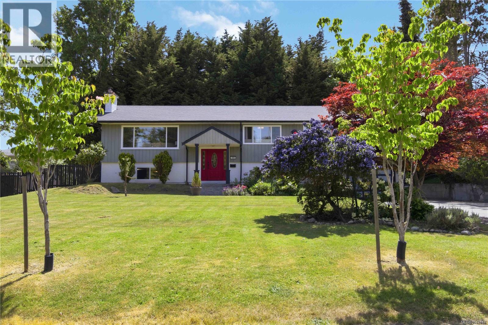 1909 Ferndale Rd - 2