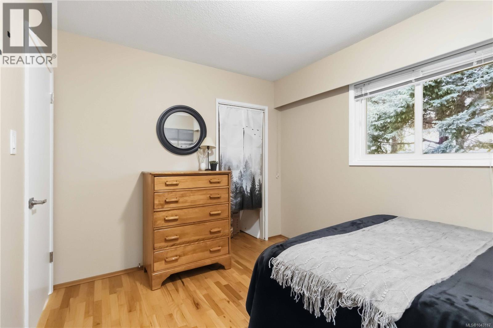 1909 Ferndale Rd - 23