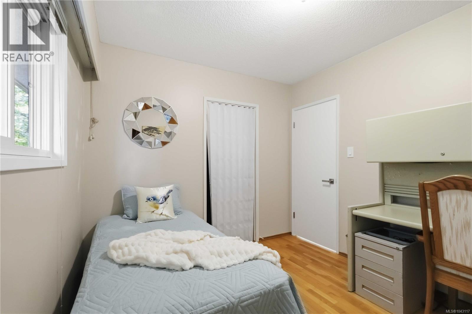 1909 Ferndale Rd - 25