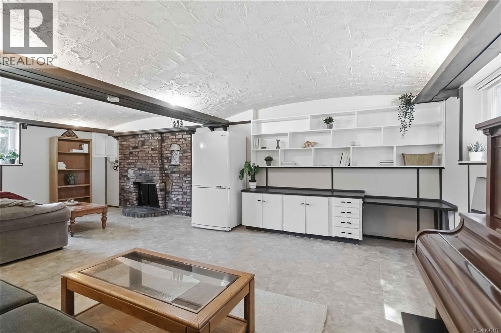 1909 Ferndale Rd - 33