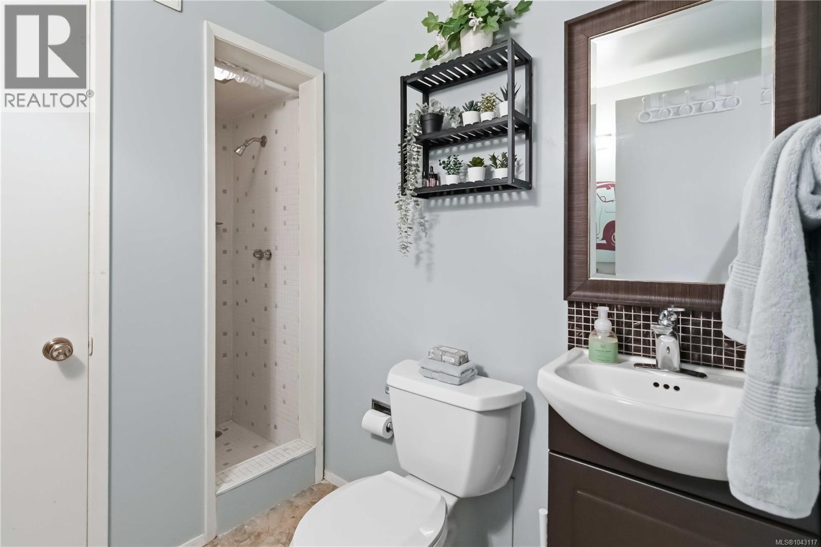 1909 Ferndale Rd - 36