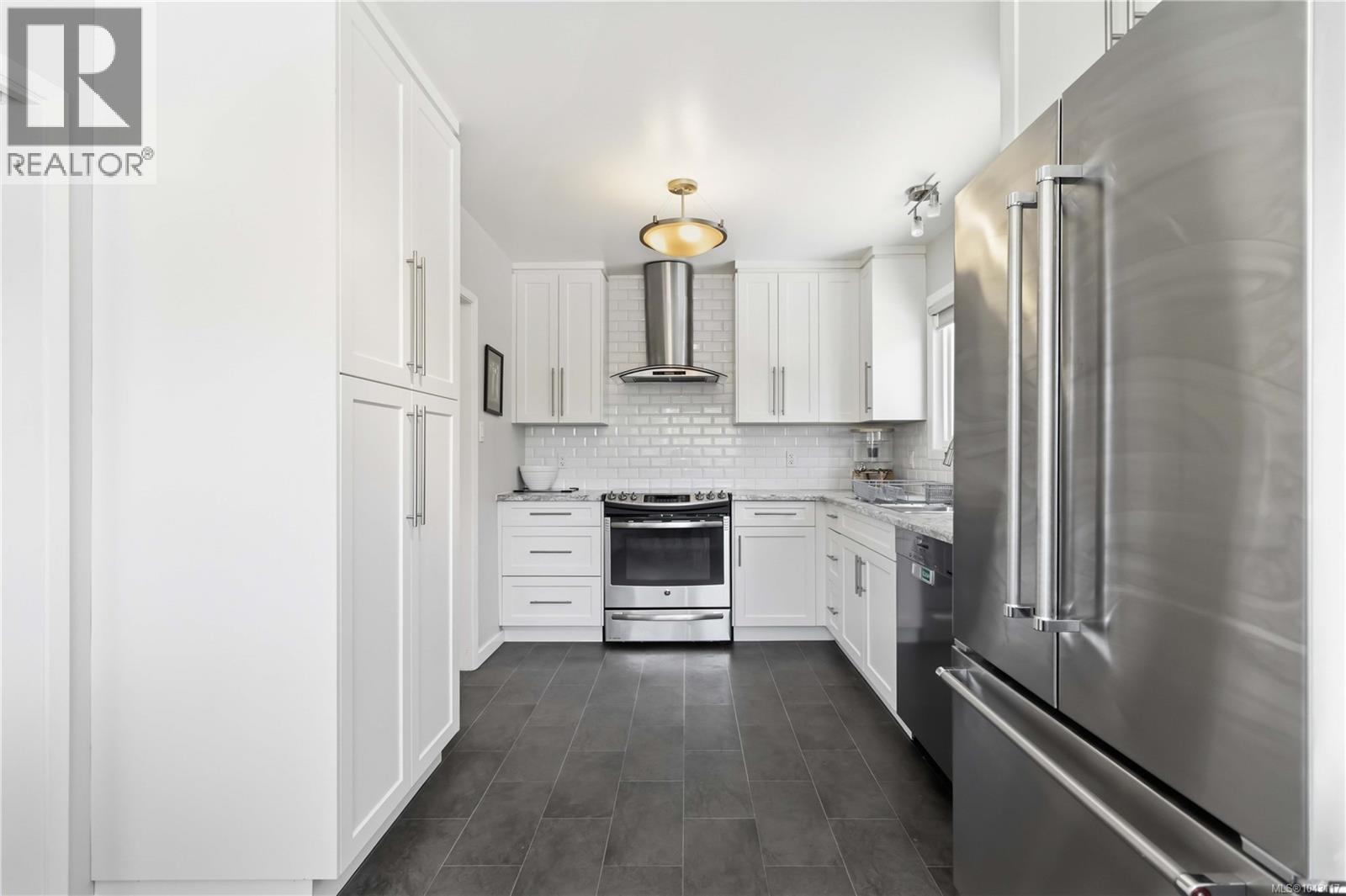 1909 Ferndale Rd - 4