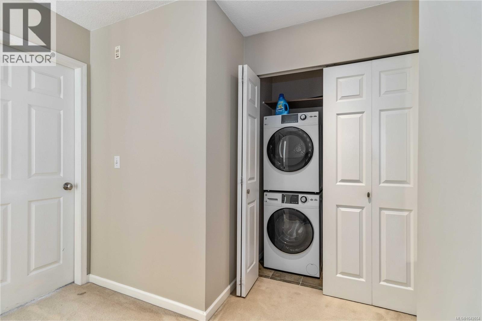 311 1201 Hillside Avenue, Victoria