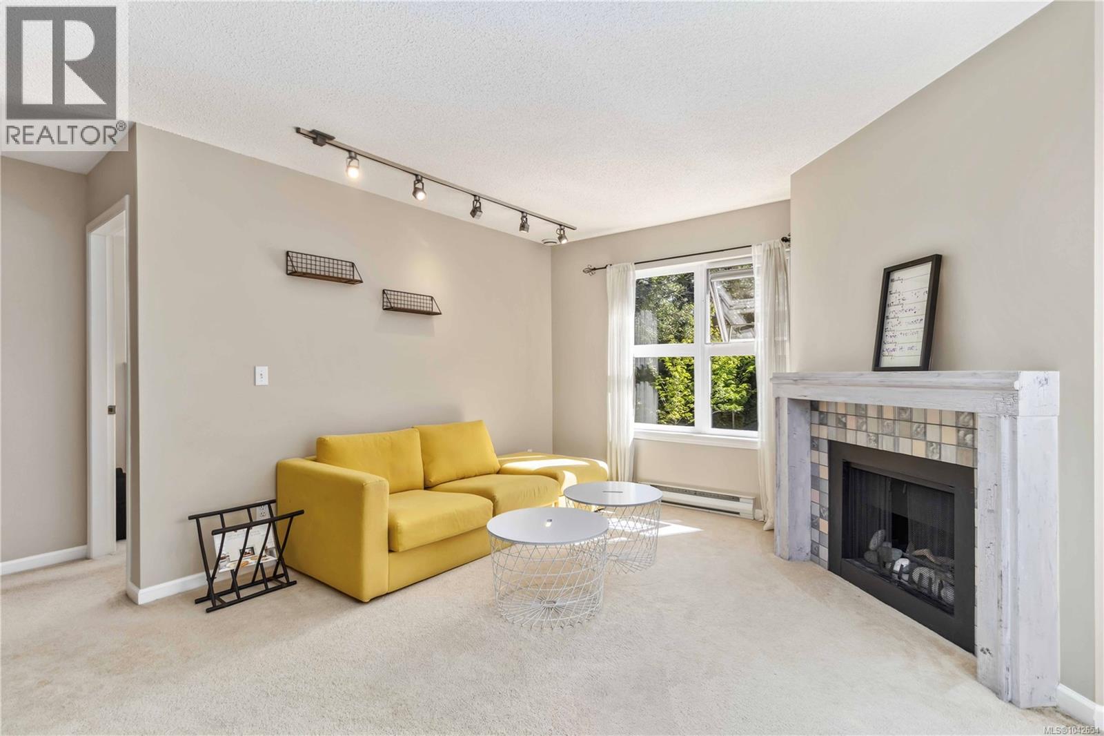 311 1201 Hillside Avenue, Victoria