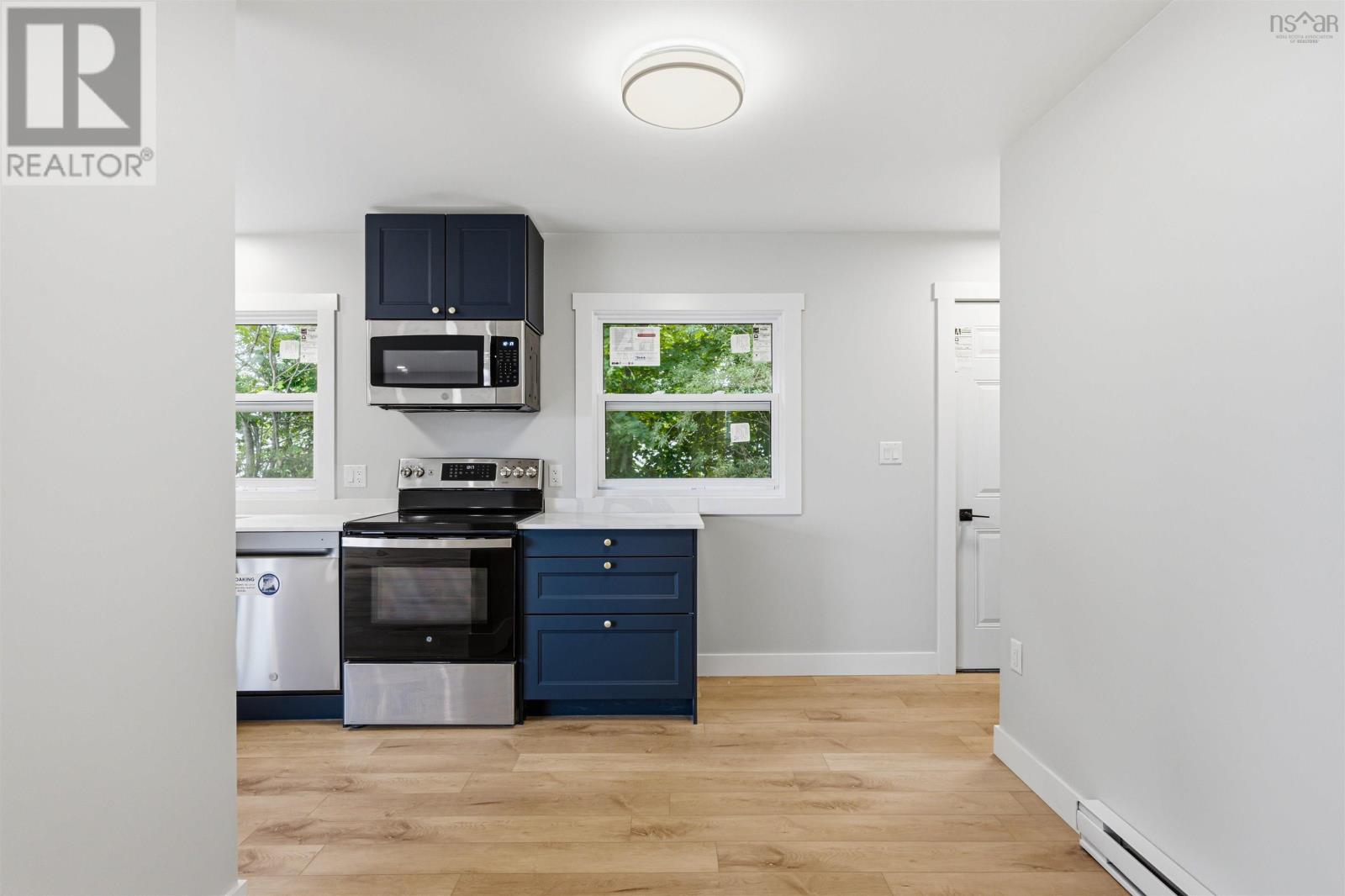 1A & 1B Auburn Avenue - Image 32