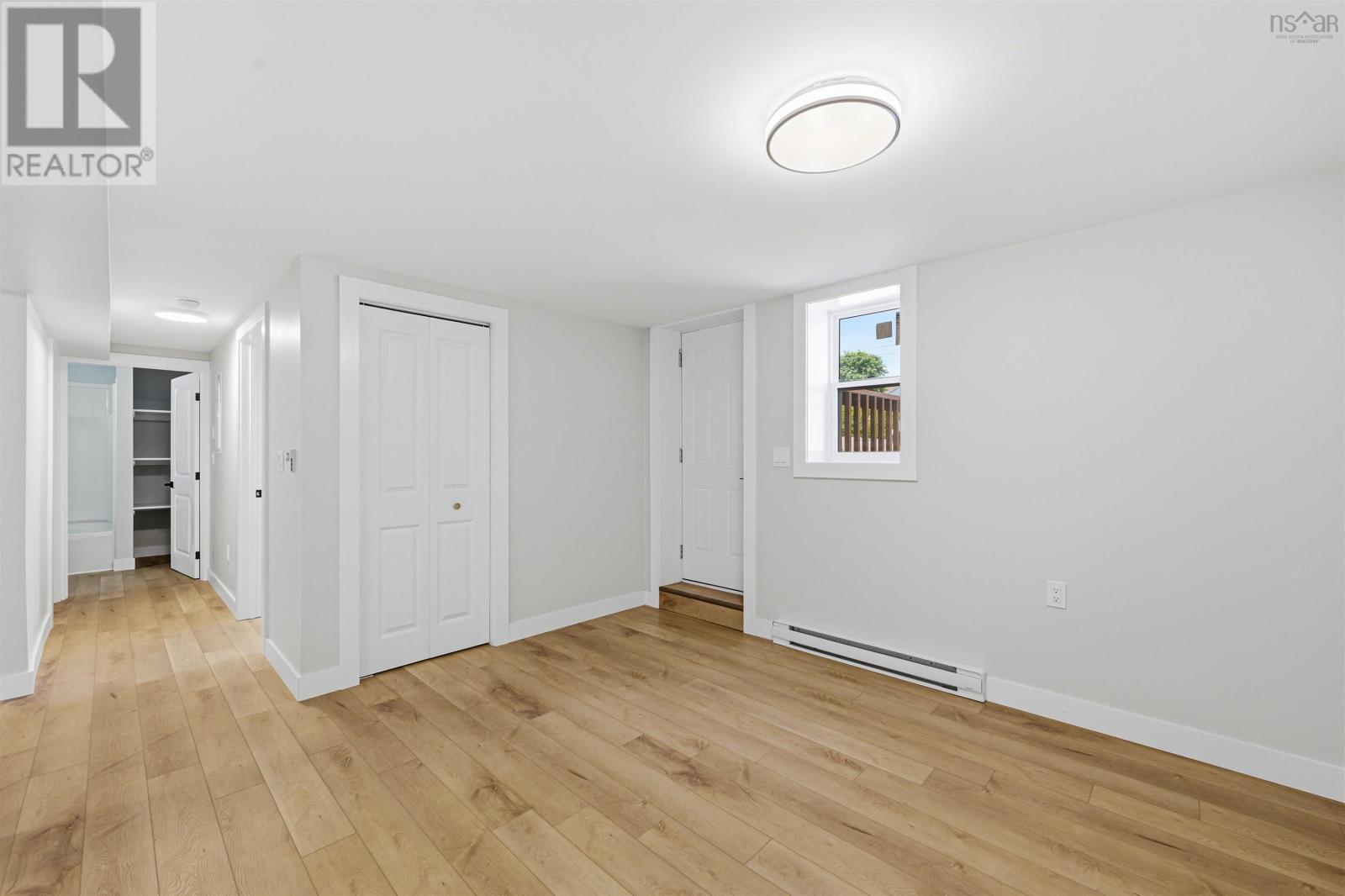 1A & 1B Auburn Avenue - Image 9