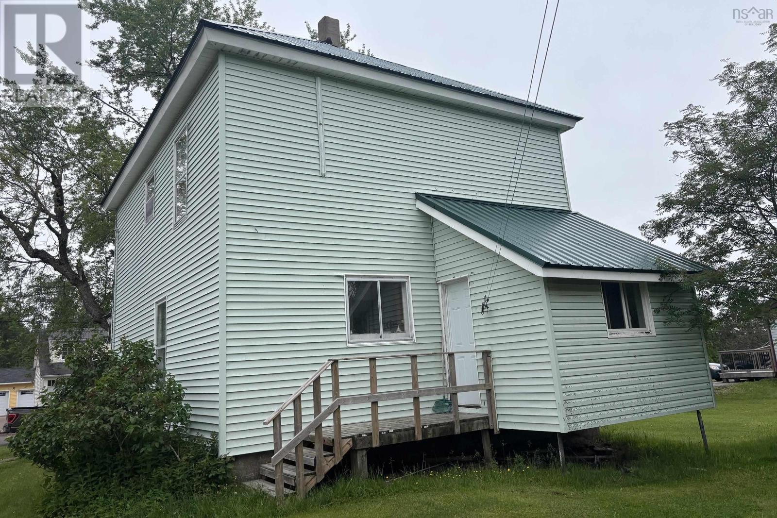 37 Russell Street - 2