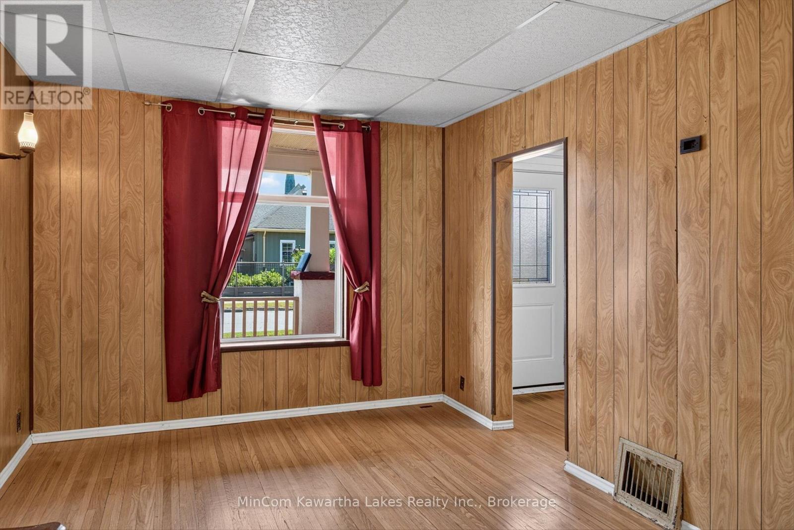 296 BRAIDWOOD AVENUE - 10