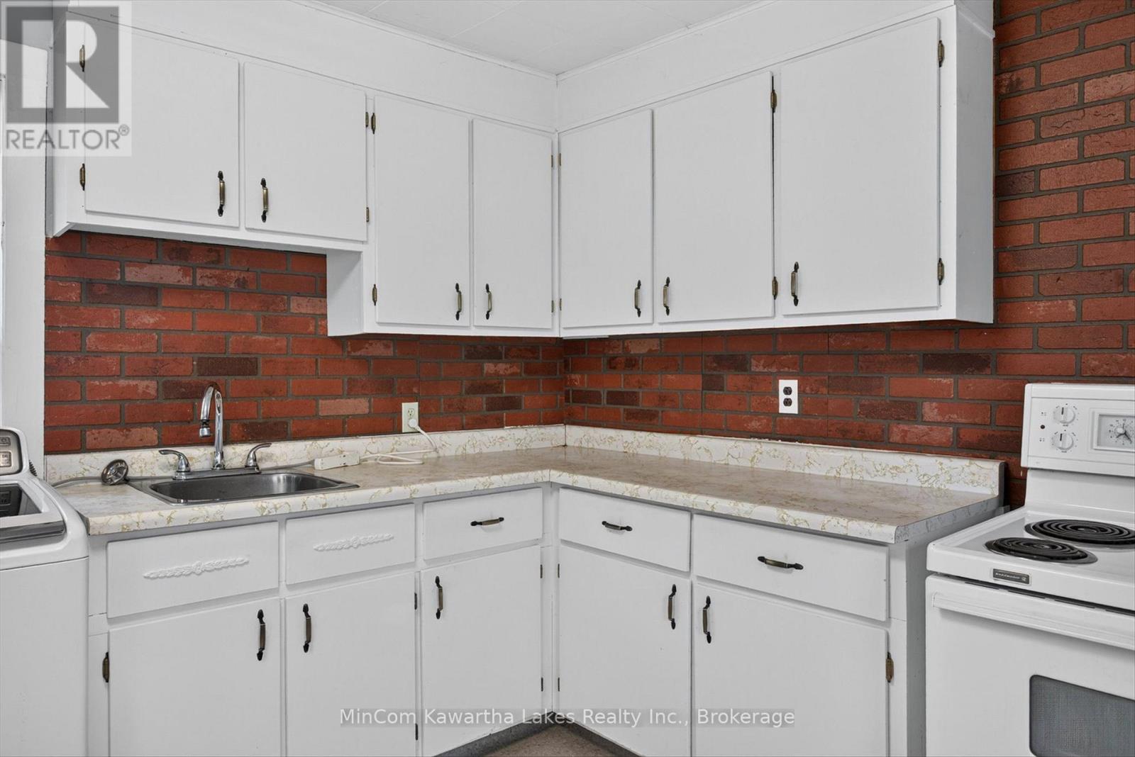 296 BRAIDWOOD AVENUE - 18