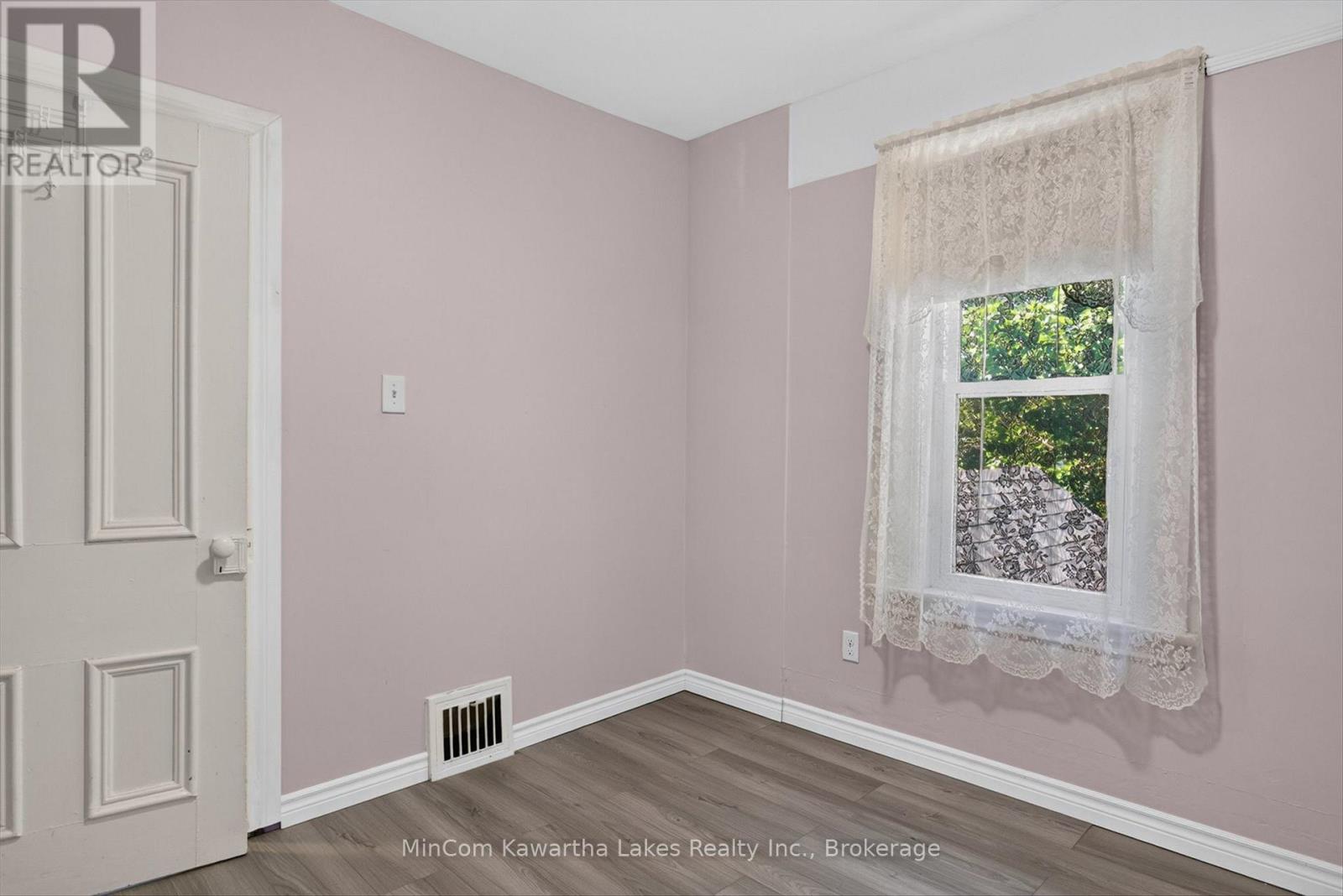 296 BRAIDWOOD AVENUE - 32