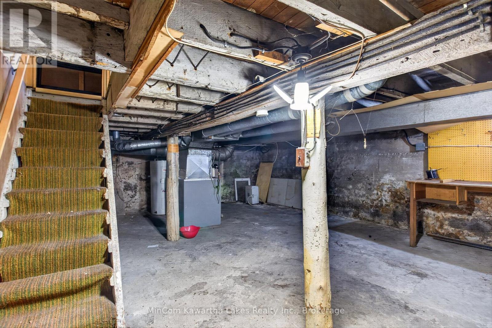 296 BRAIDWOOD AVENUE - 36