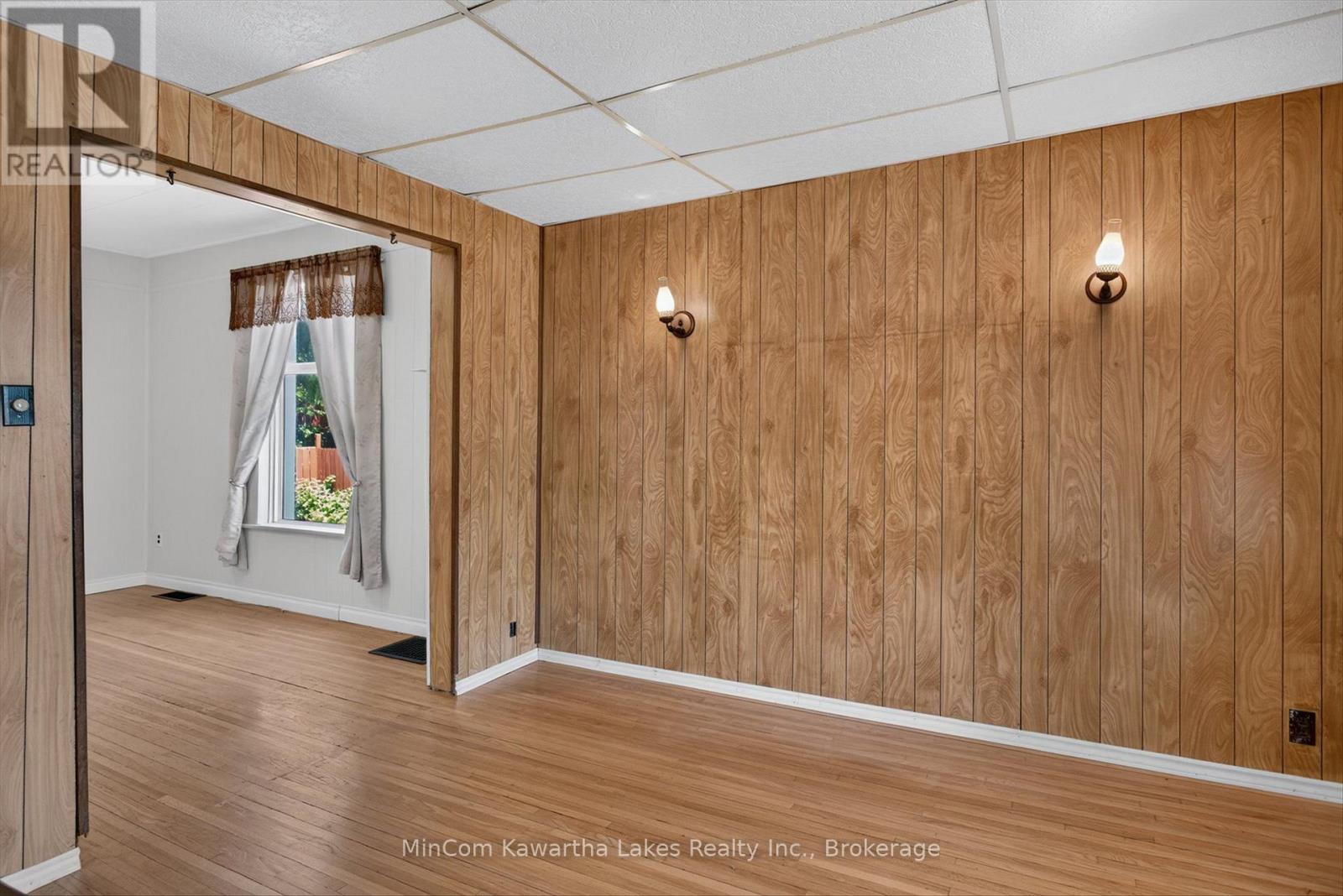 296 BRAIDWOOD AVENUE - 9