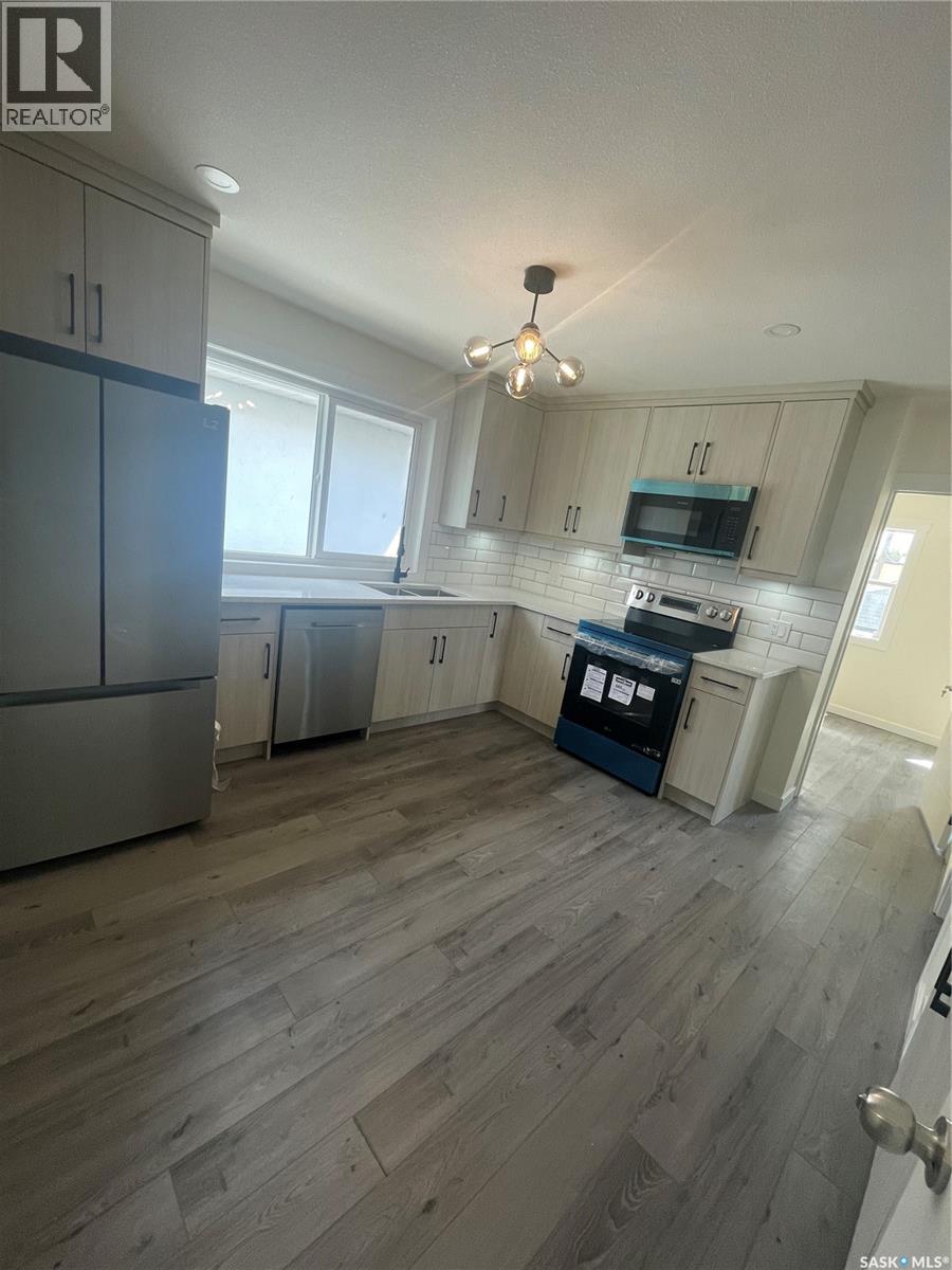911 23rd STREET W - 13