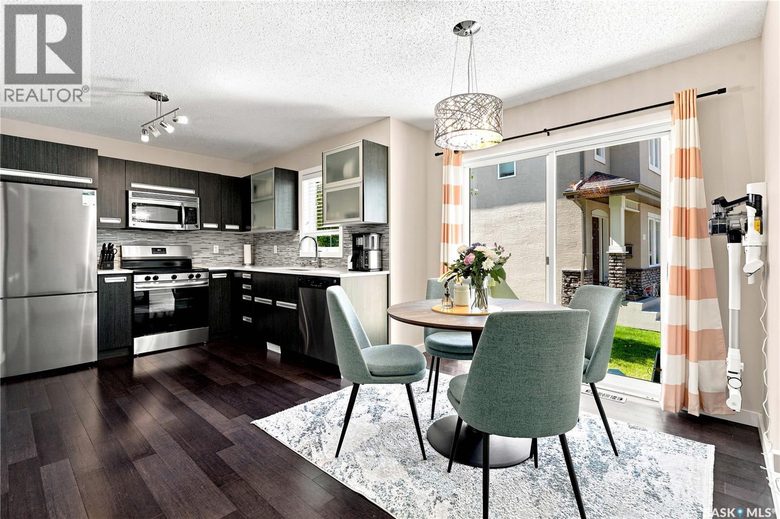 #163 135 Ashworth CRESCENT - 13