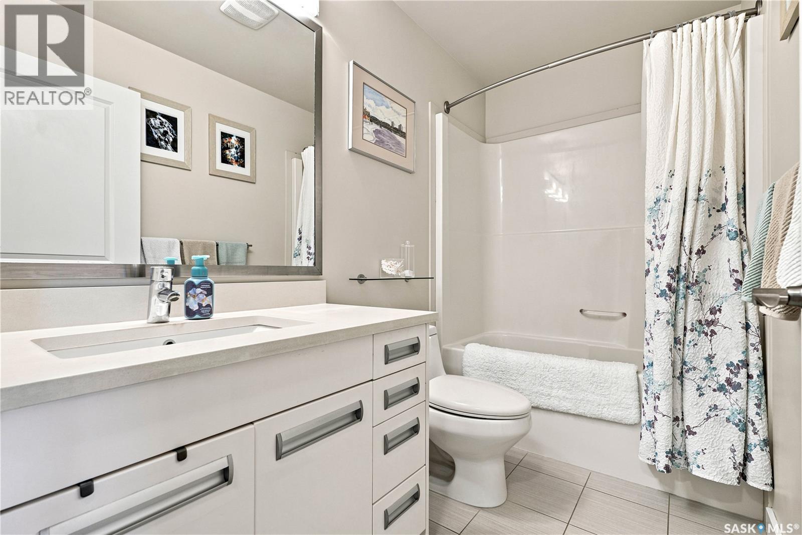 #163 135 Ashworth CRESCENT - 23